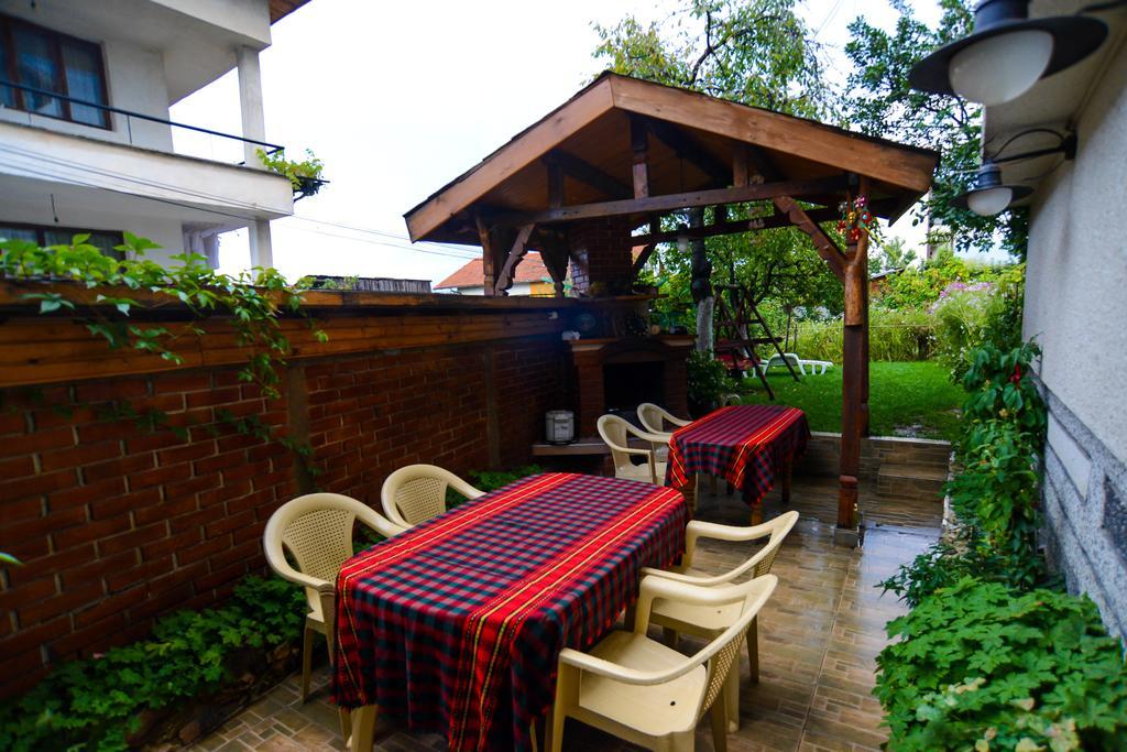 Topuzovi Guest House Dobrinishte Exterior foto