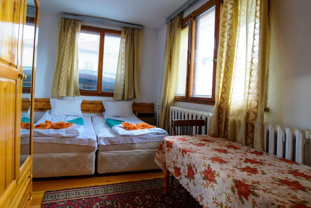 Topuzovi Guest House Dobrinishte Habitación foto
