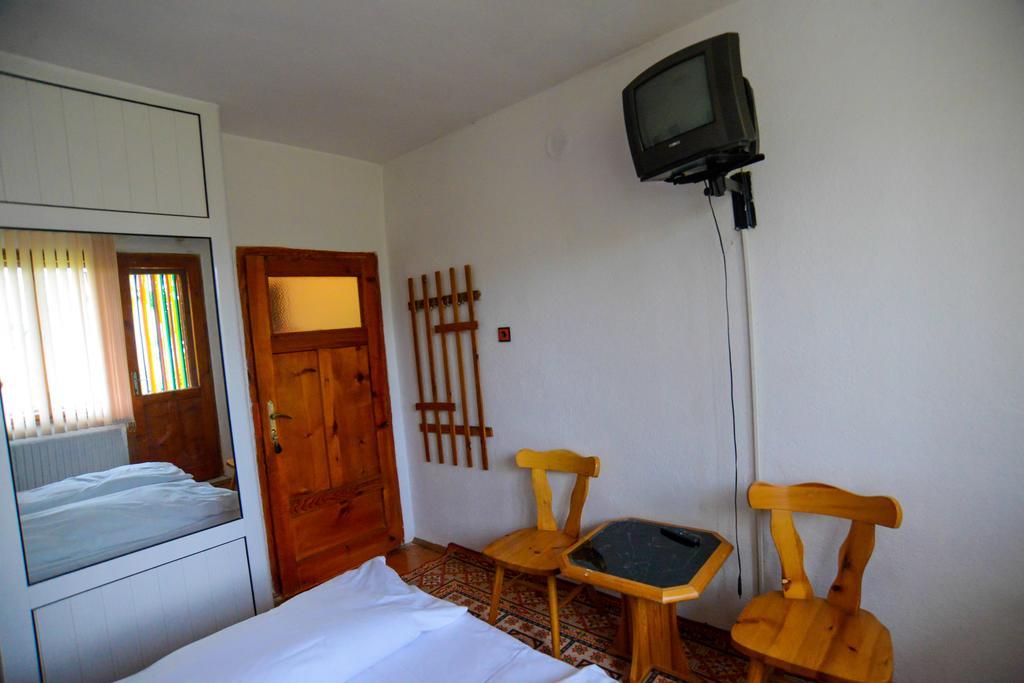 Topuzovi Guest House Dobrinishte Exterior foto